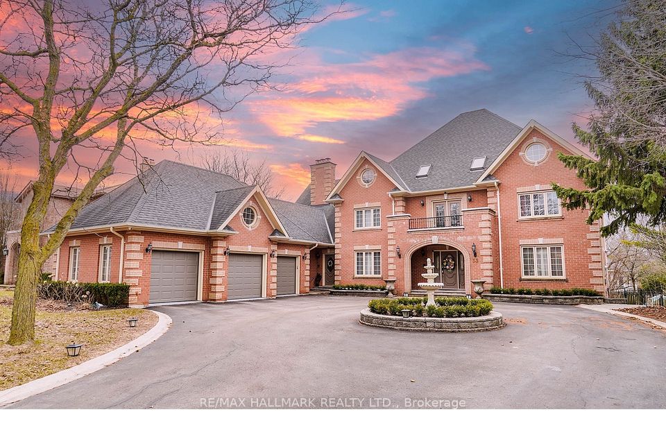 Detached at 33 Oatlands Crescent, Richmond Hill, ON L4C 9P1, Richmond Hill