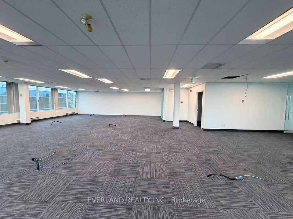 200 Town Centre Boulevard W 305, Markham, ON L3R 8G5