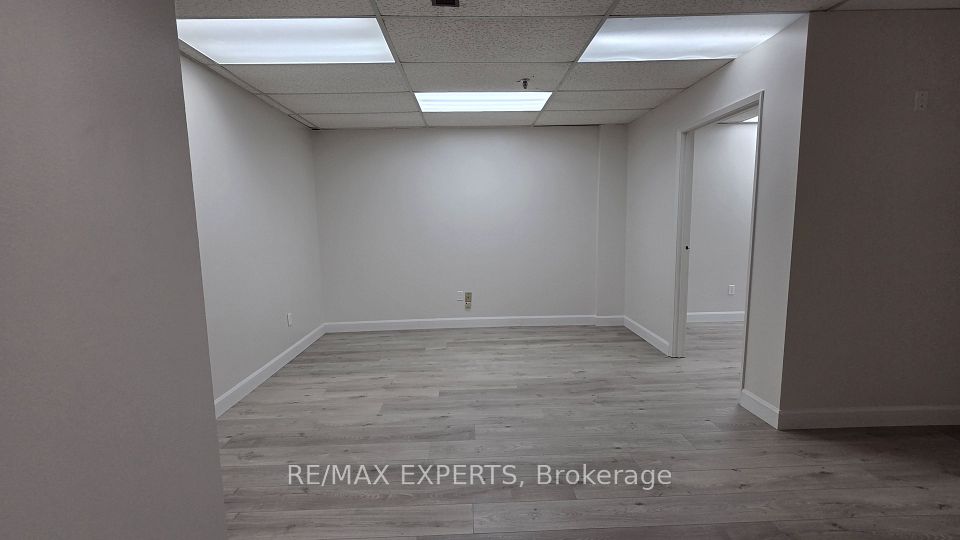 400 Esna Park Drive 10, Markham, ON L3R 3K2