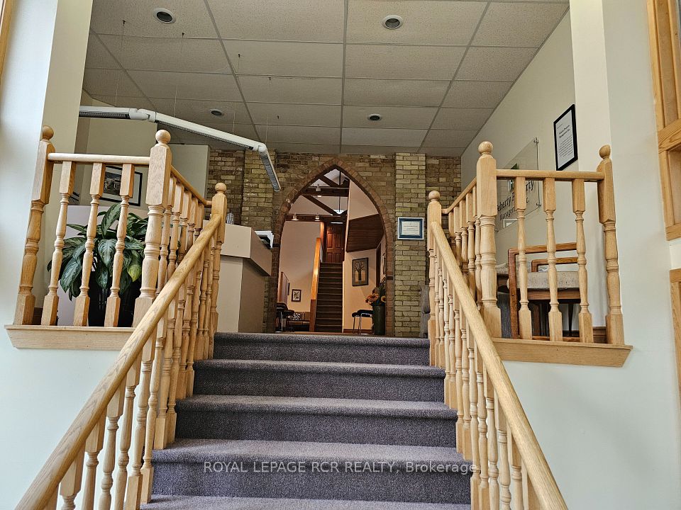 411 Queen Street Upper #1, Newmarket, ON L3Y 2G9