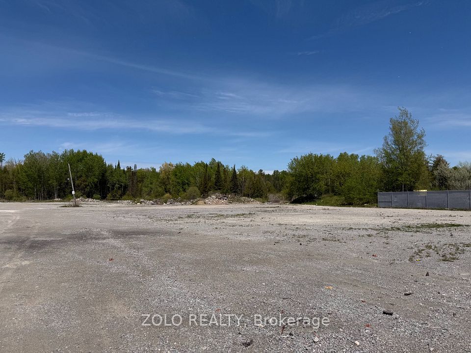 3440 Davis Drive, East Gwillimbury, ON L3Y 4W1