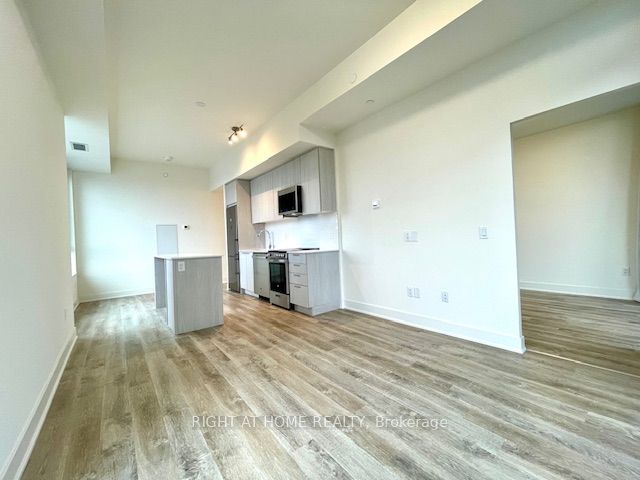 Condo Apartment at 185 Deerfield Road 404, Newmarket, ON L3Y 0G7, Newmarket