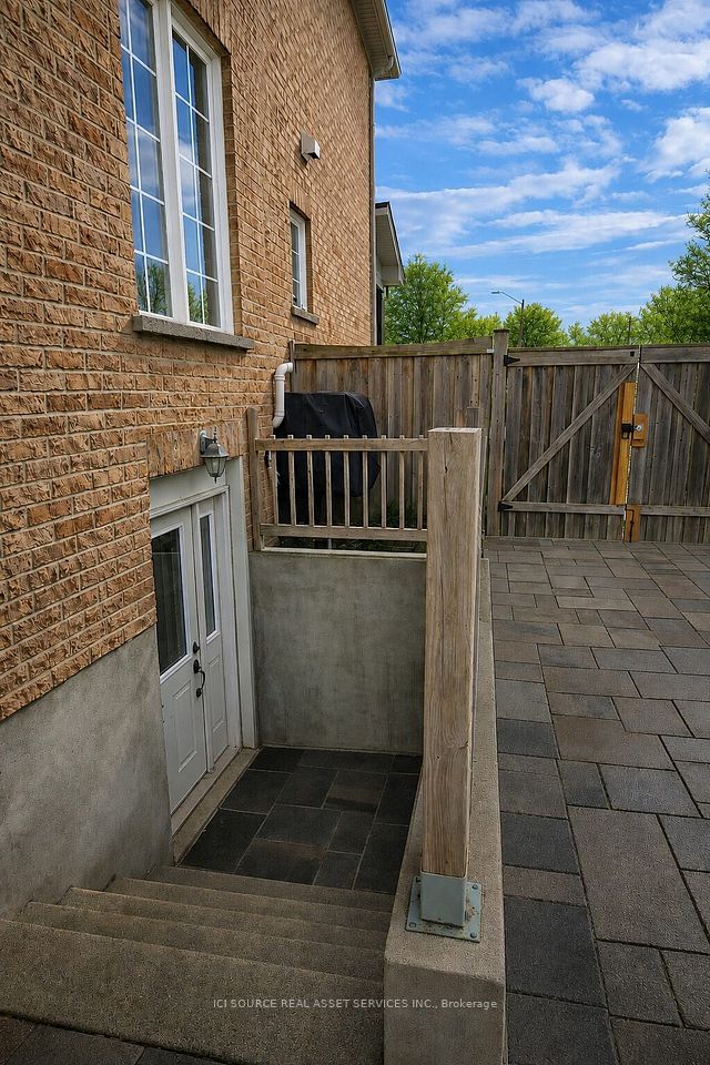 Semi-Detached  at 109 Romance Drive Basement Apartment, Richmond Hill, ON L4S 2R9, Richmond Hill