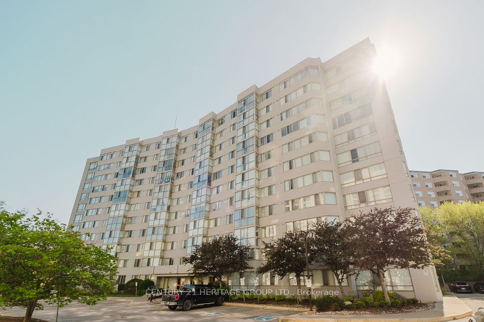 Condo Apartment at 270 Davis Drive 209, Newmarket, ON L3Y 8K2, Newmarket