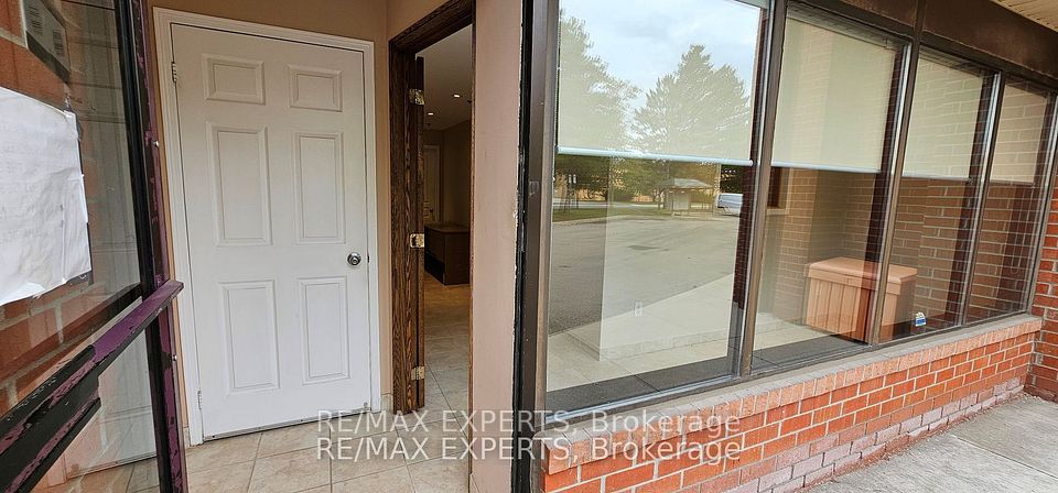 250 Regina Road 13 Main Fl Front, Vaughan, ON L4L 8N2