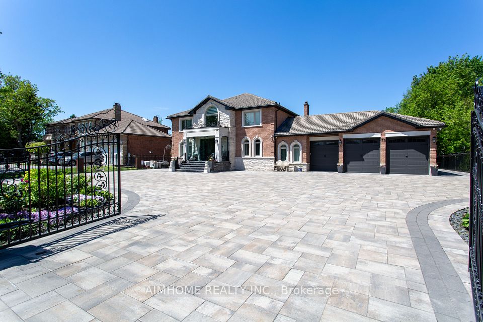 42 Lee Avenue, Markham, ON L3R 8G4