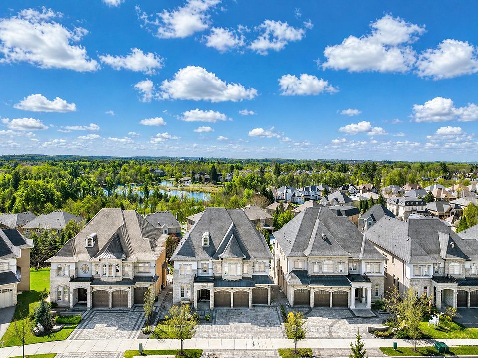 15 Finesse Court, Richmond Hill, ON L4E 0W7