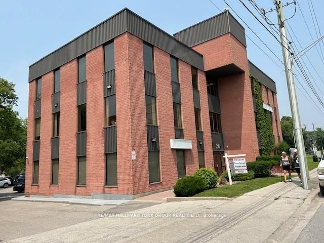 30 Prospect Street 302, Newmarket, ON L3Y 3S9