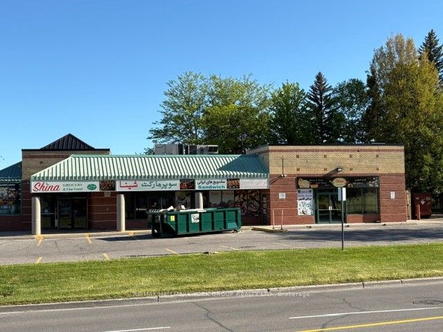 14879 Yonge Street 3, Aurora, ON L4G 1A1