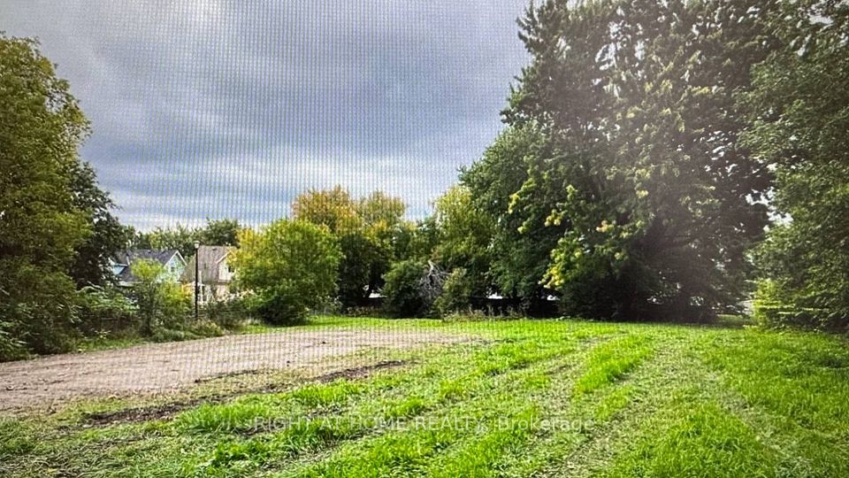 7878 Yonge Street, Innisfil, ON L9S 1L4