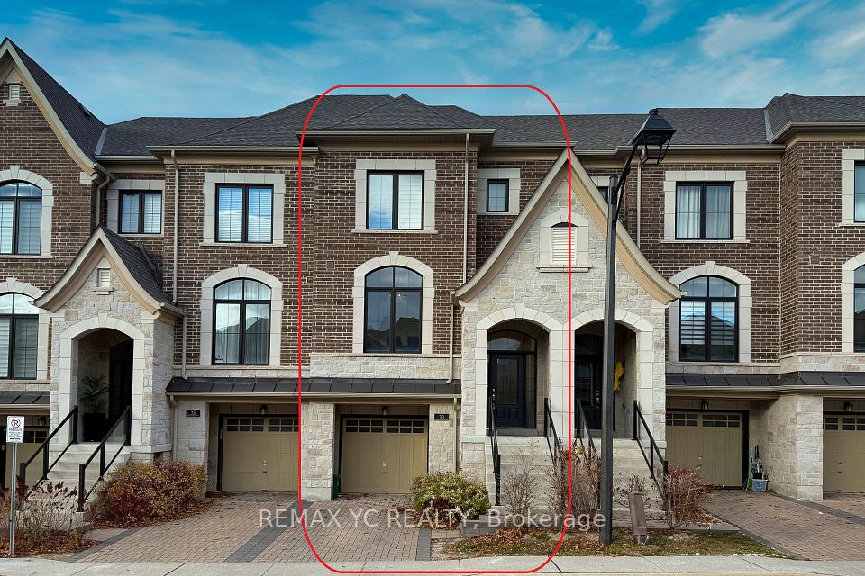 Att/Row/Townhouse at 33 Duncombe Lane, Richmond Hill, ON L4C 1C2, Richmond Hill