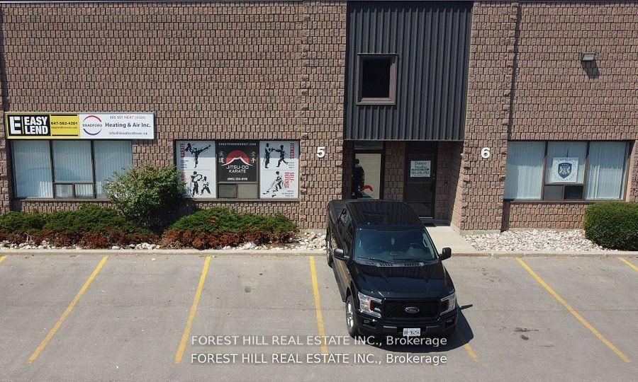 1211 Gorham Street 5, Newmarket, ON L3Y 8Y3
