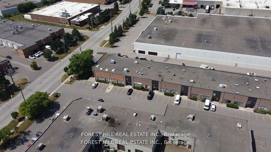 1211 Gorham Street 5, Newmarket, ON L3Y 8Y3