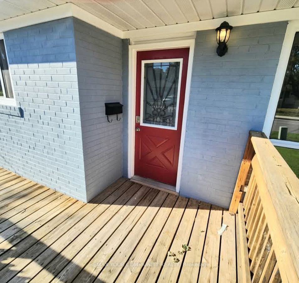 Semi-Detached  at 44 Davis Road Main Floor, Aurora, ON L4G 2B6, Aurora