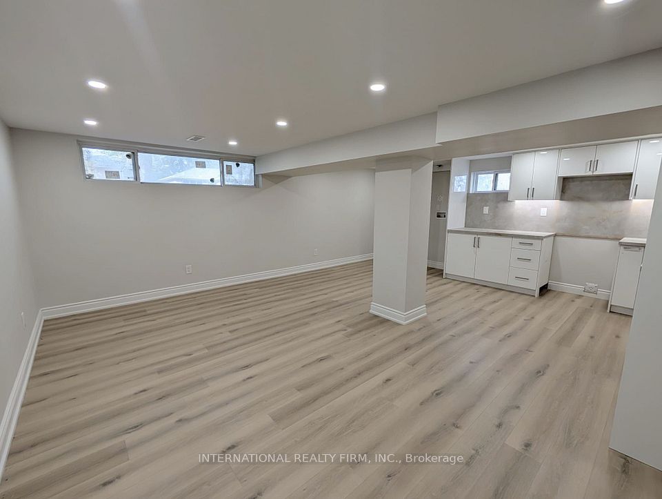 Semi-Detached  at 198 Cherrywood Drive BSMT, Newmarket, ON L3Y 2X8, Newmarket