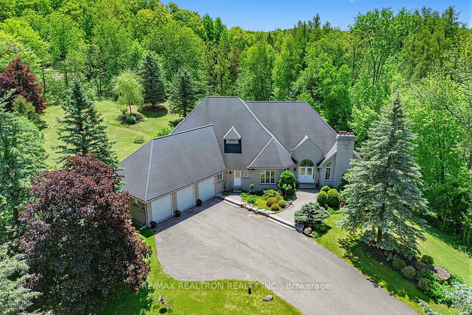 Detached at 7 Gilbert Drive, Aurora, ON L4G 6W8, Aurora