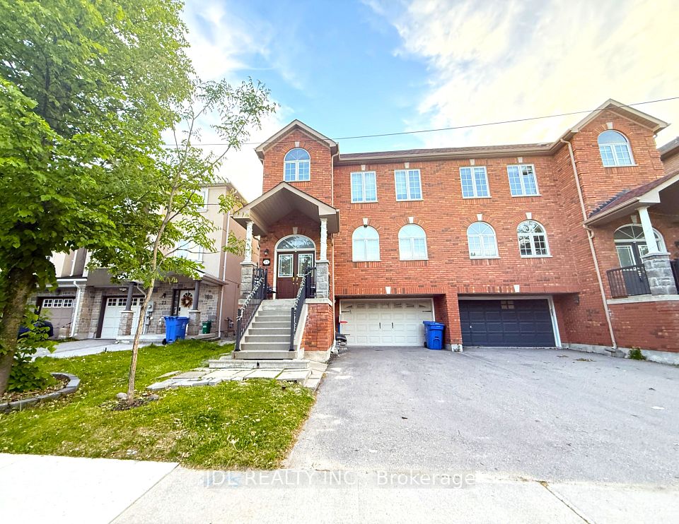 Semi-Detached  at 71 Gail Parks Crescent, Newmarket, ON L3X 3B9, Newmarket