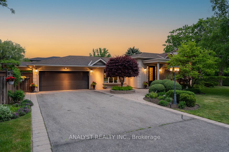 Detached at 10 Sevilla Boulevard, Vaughan, ON L0J 1C0, Vaughan
