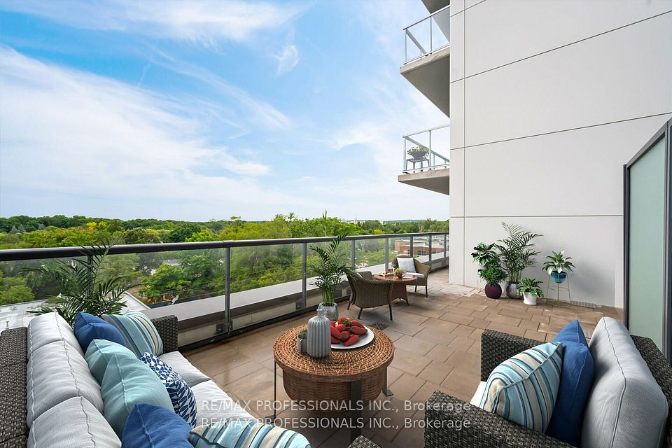 Condo Apartment at 185 Deerfield Road 504, Newmarket, ON L3Y 0G7, Newmarket