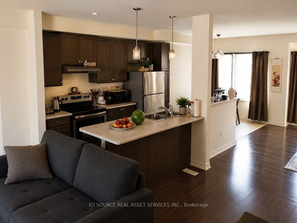 Att/Row/Townhouse at 178 Tango Crescent, Newmarket, ON L3X 0K5, Newmarket