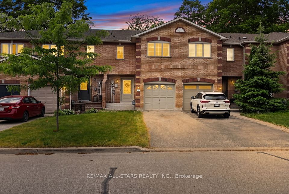 Att/Row/Townhouse at 18 Lancaster Court, Georgina, ON L4P 4A1, Georgina