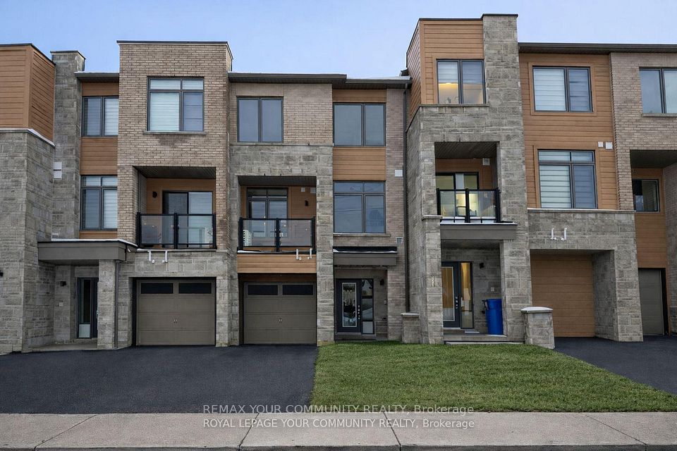 Att/Row/Townhouse at 194 Vantage Loop Street, Newmarket, ON L3X 0L3, Newmarket