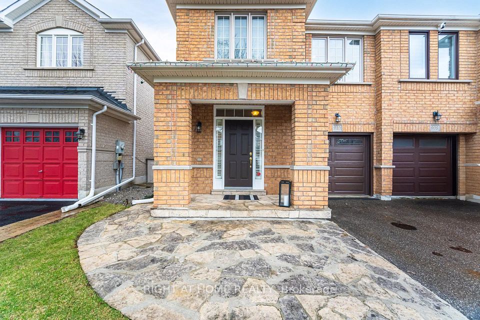 Semi-Detached  at 910 Oaktree Crescent, Newmarket, ON L3X 2Z1, Newmarket