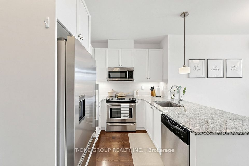 Condo Apartment at 15277 Yonge Street 602A, Aurora, ON L4G 1N6, Aurora