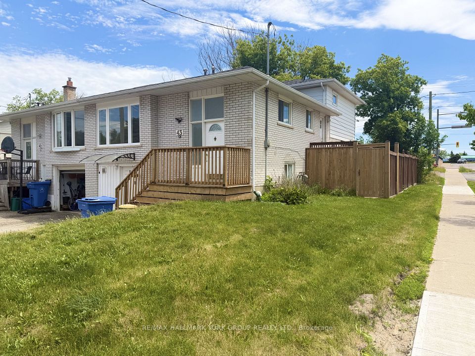Semi-Detached  at 43 Walter Avenue Upper, Newmarket, ON L3Y 2T2, Newmarket