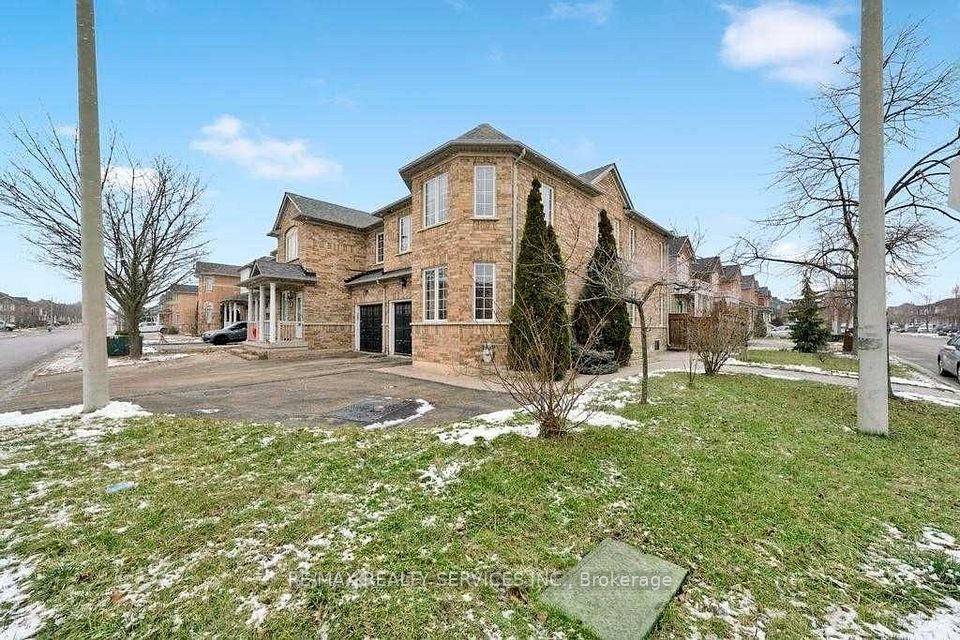 Semi-Detached  at 93 Bologna Road LOWER, Vaughan, ON L4H 2M8, Vaughan