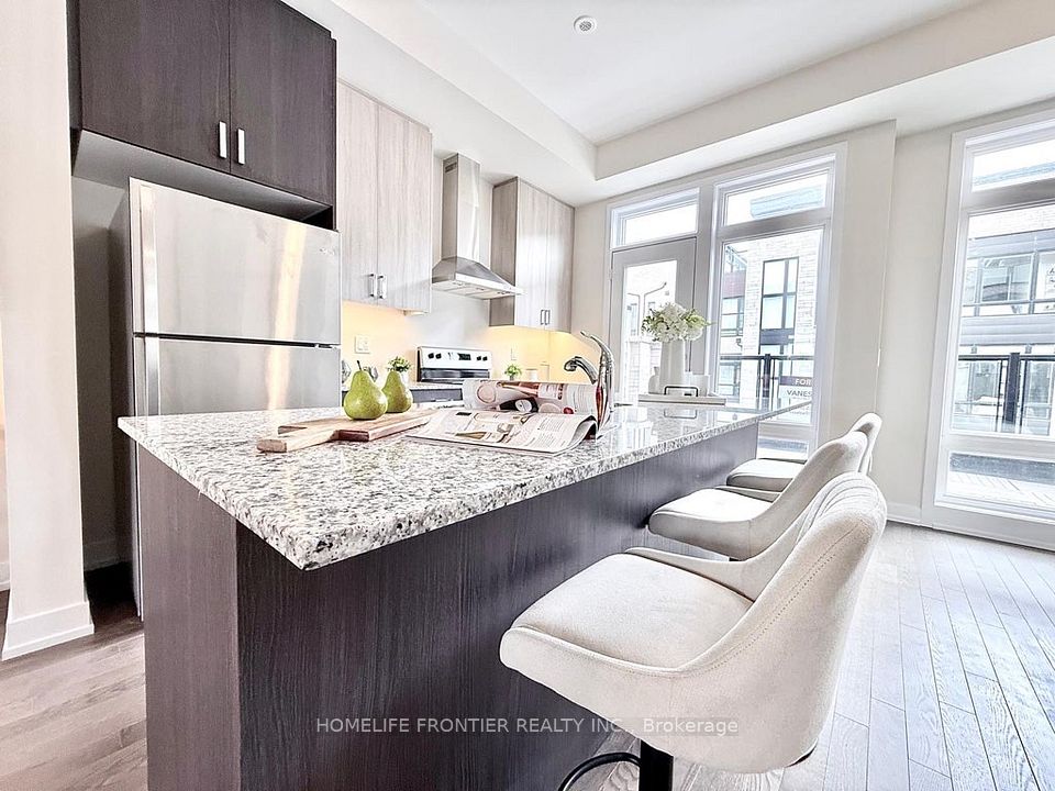 Att/Row/Townhouse at 39 Credit Lane, Richmond Hill, ON L4E 1G9, Richmond Hill
