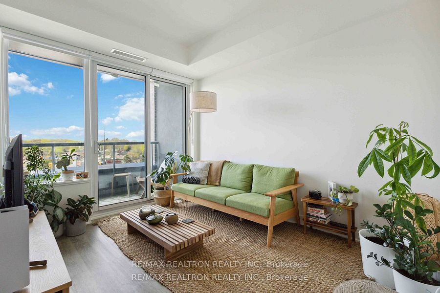 Condo Apartment at 185 Deerfield Road 315, Newmarket, ON L3Y 0G7, Newmarket