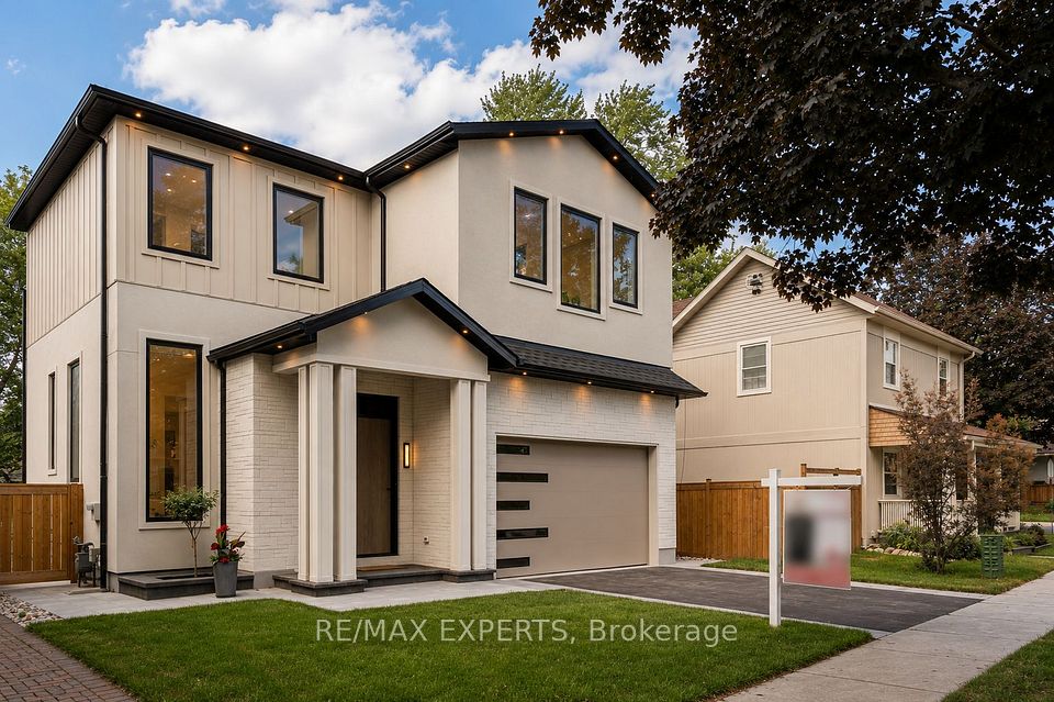 Detached at 84 Mosley Street, Aurora, ON L4G 1H1, Aurora