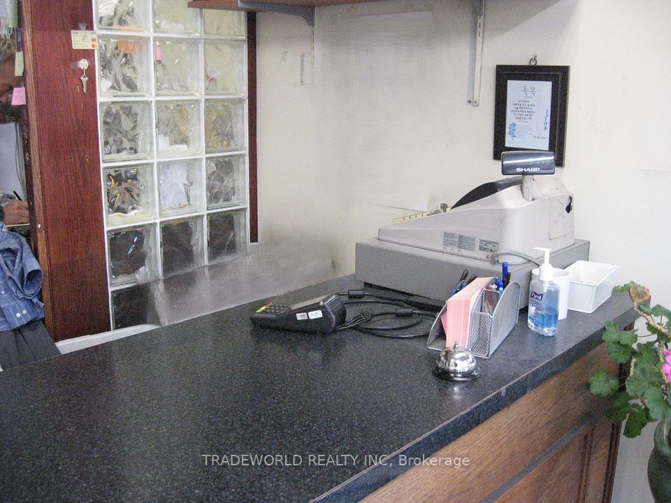 8100 Yonge Street 2B, Vaughan, ON L4J 6W6