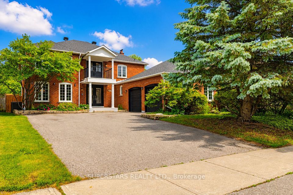Detached at 352 Kennedy Street W, Aurora, ON L4G 5M4, Aurora