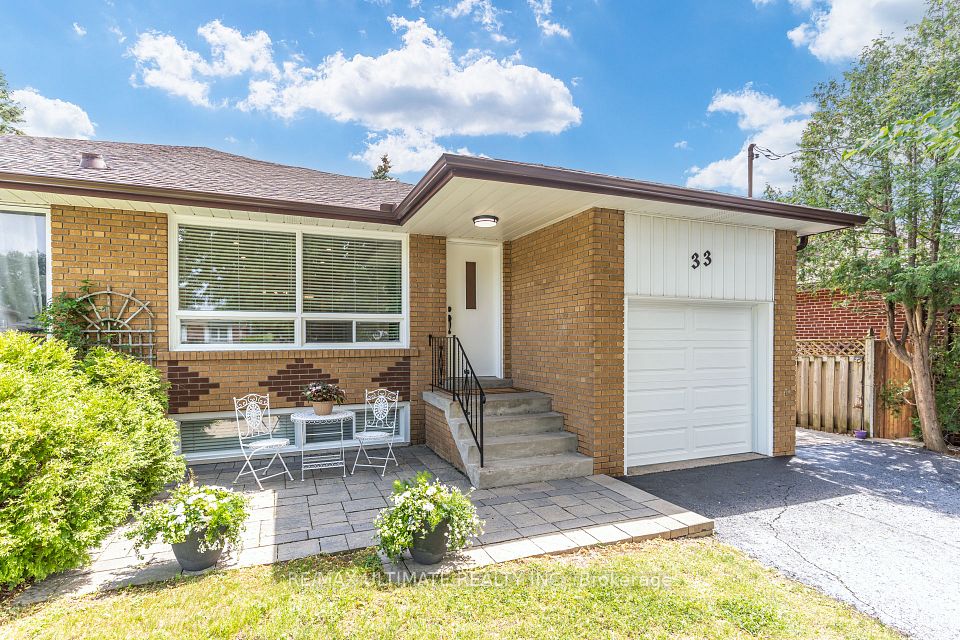 Semi-Detached  at 33 King Richard Court, Markham, ON L3P 1M2, Markham