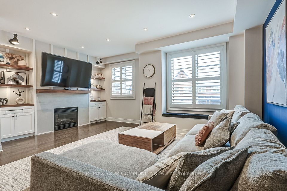 Att/Row/Townhouse at 22 Lowther Avenue, Richmond Hill, ON L4E 2Z7, Richmond Hill