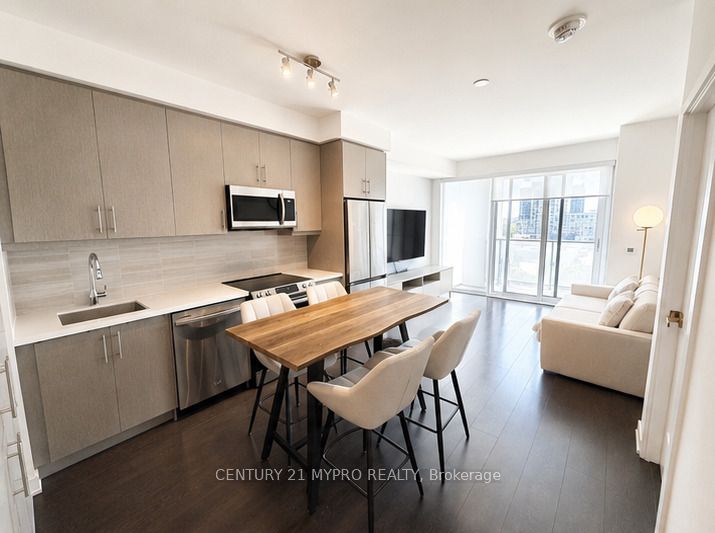 Condo Apartment at 95 Oneida Crescent 611, Richmond Hill, ON L4B 0H5, Richmond Hill