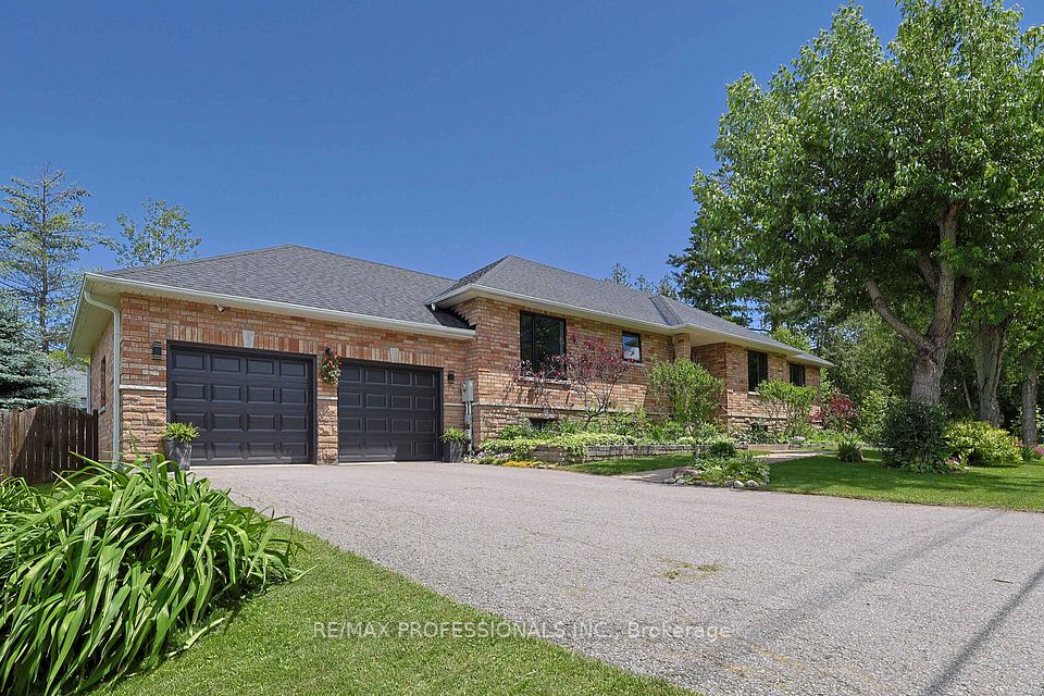 Detached at 101 Maple Avenue, Georgina, ON L0E 1R0, Georgina