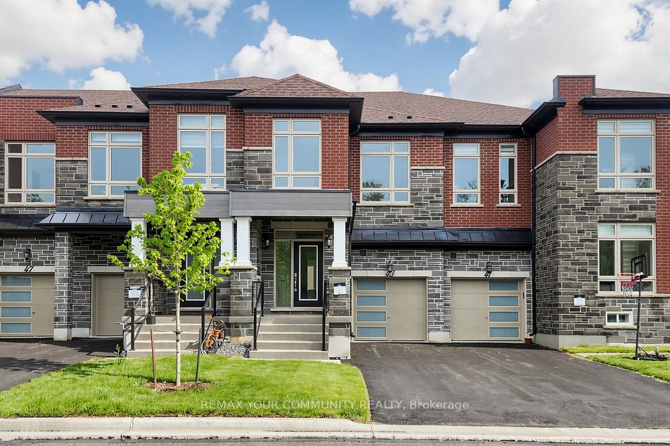 Att/Row/Townhouse at 43 Schmeltzer Crescent, Richmond Hill, ON L4E 1K9, Richmond Hill