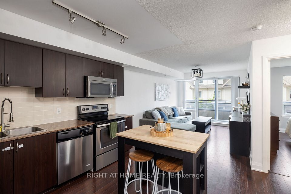 Condo Apartment at 376 Highway 7 E N/A 220, Richmond Hill, ON L4B 0C7, Richmond Hill