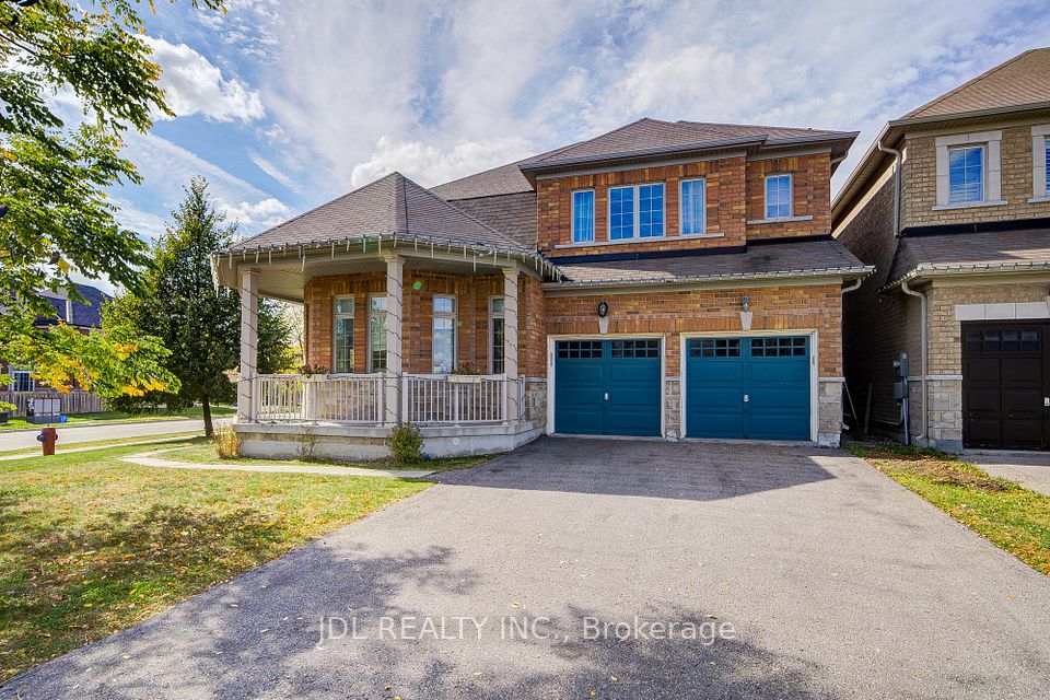 Detached at 1139 Cenotaph Boulevard, Newmarket, ON L3X 0A7, Newmarket