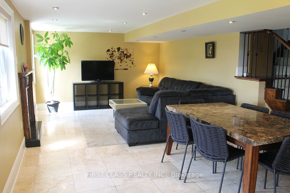 Detached at 37 Townwood Drive, Richmond Hill, ON L4E 4S9, Richmond Hill