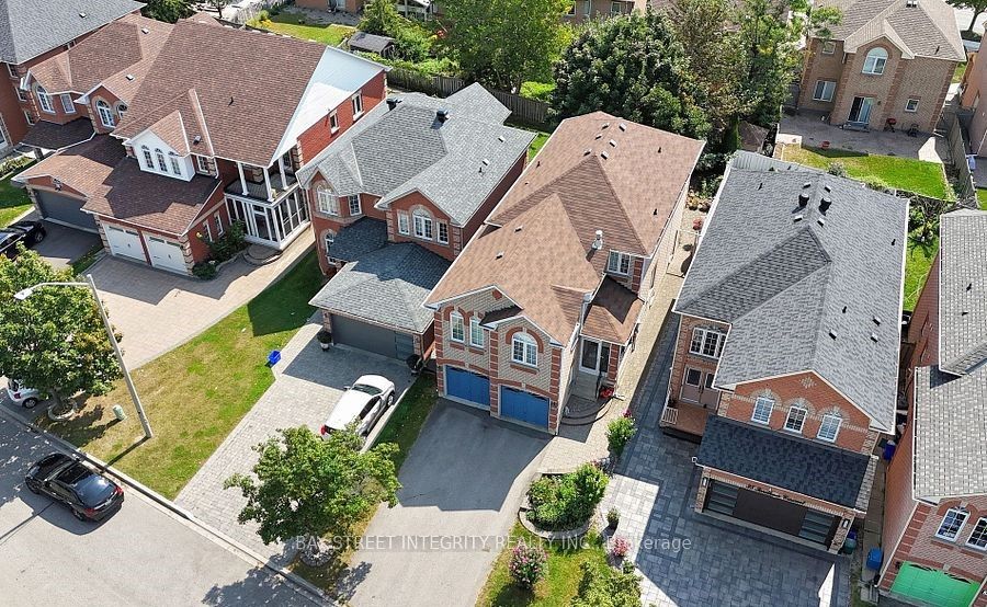 Detached at Main 37 Sandham Crescent, Markham, ON L3S 4J7, Markham