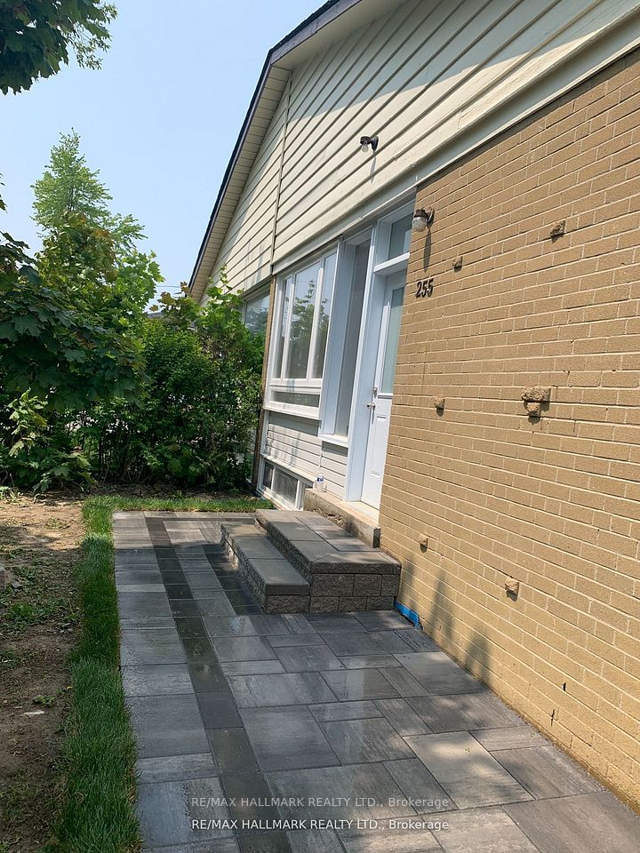 Semi-Detached  at 255 Ashlar Road Bsmt, Richmond Hill, ON L4C 2W7, Richmond Hill