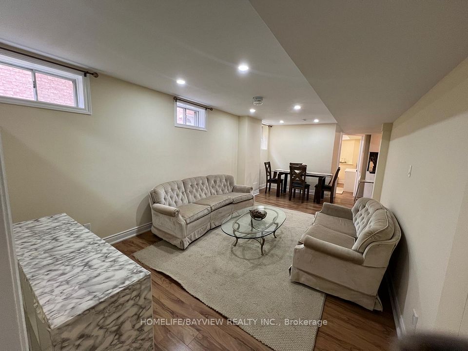 Detached at 157 goldsmith Crescent BSMT, Newmarket, ON L3X 1R6, Newmarket