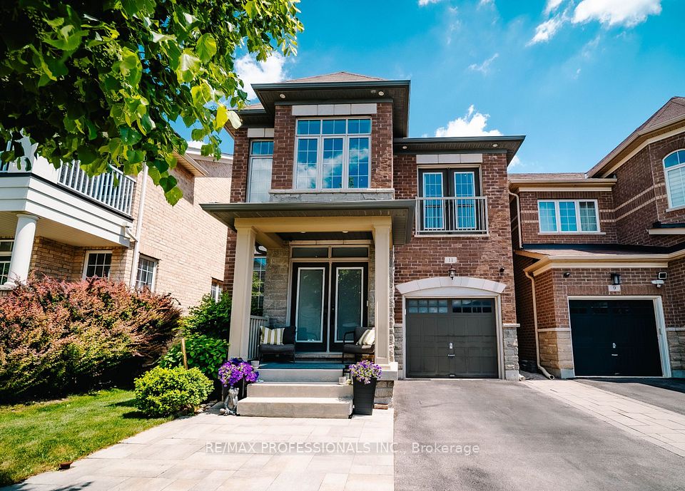Detached at 11 Pelham Drive, Vaughan, ON L4H 3Z5, Vaughan