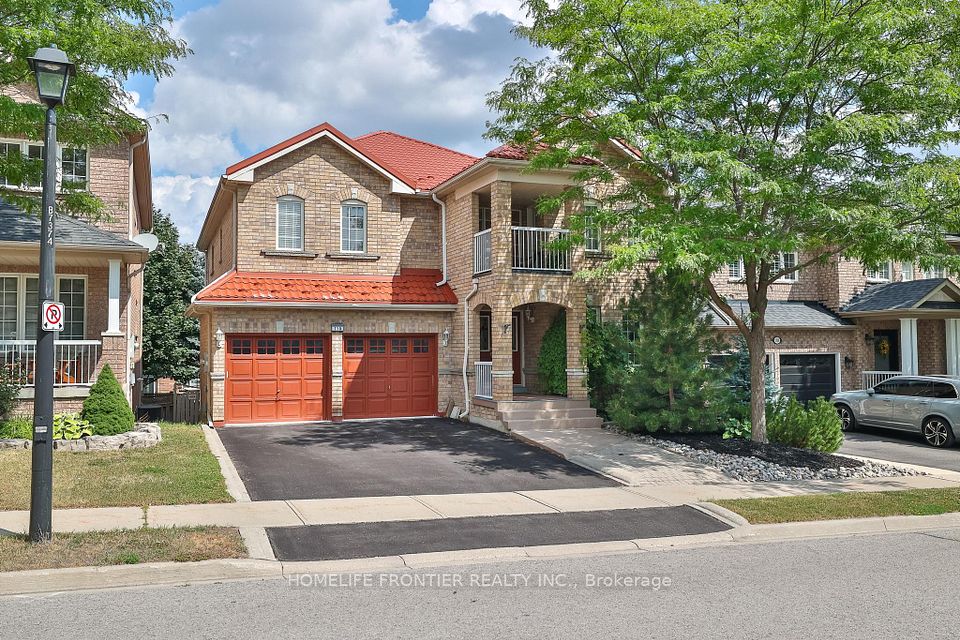 Detached at 110 Red River Crescent, Newmarket, ON L3X 2R1, Newmarket