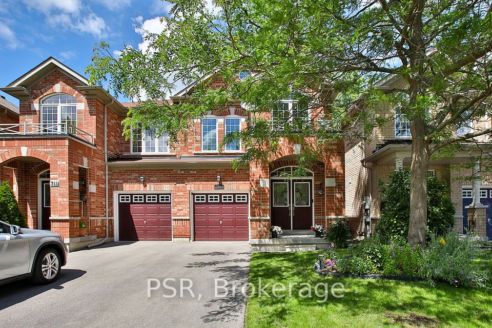 Semi-Detached  at 715 John Cole Court, Newmarket, ON L3Y 5V7, Newmarket