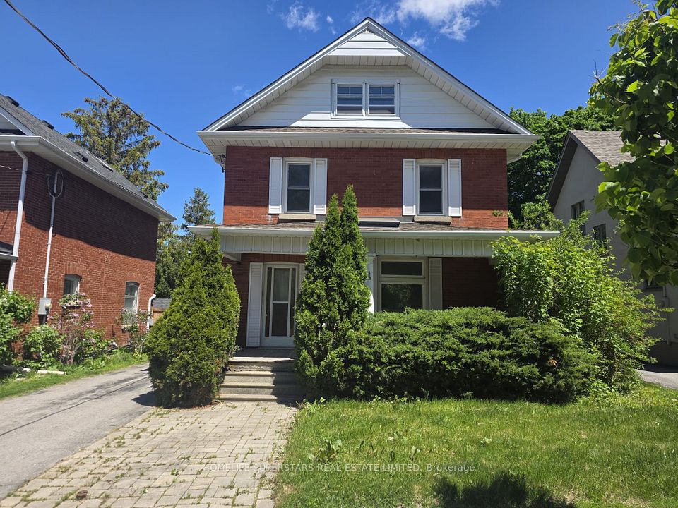 Detached at 103 Arden Avenue, Newmarket, ON L3Y 4H7, Newmarket